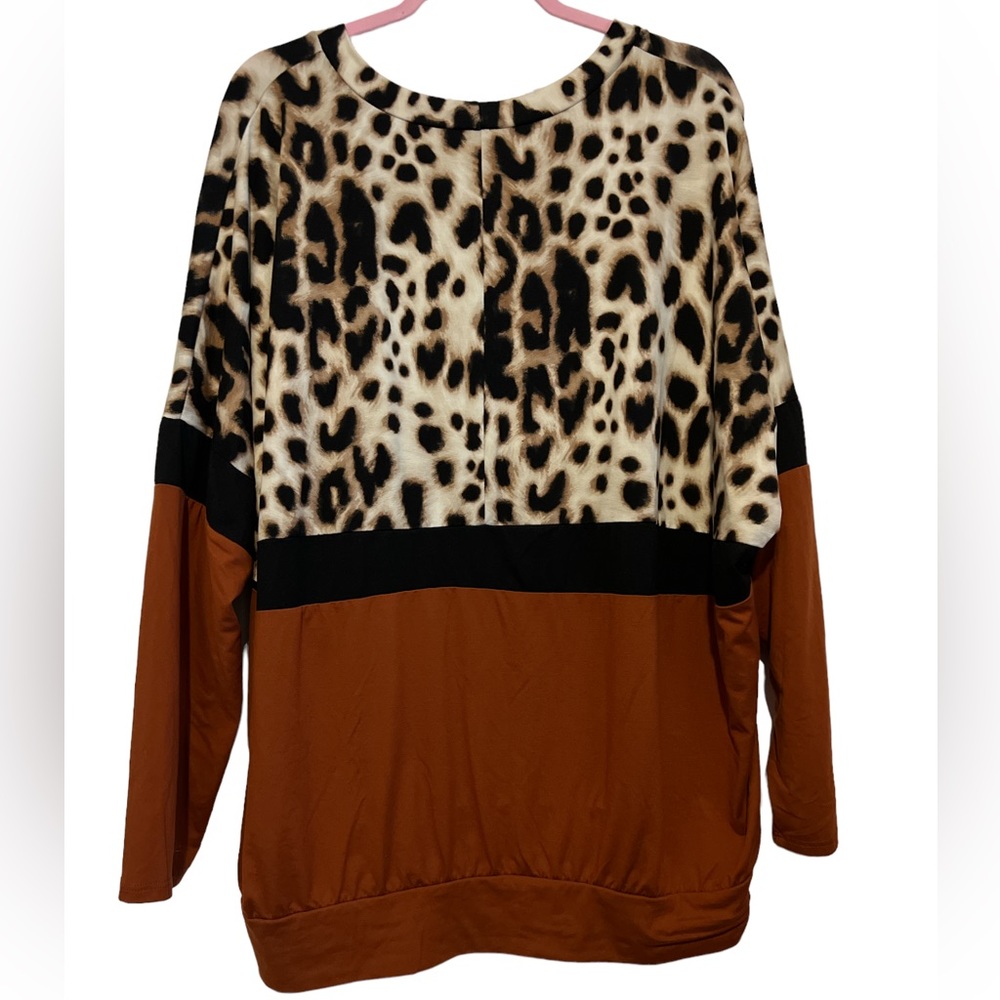Leopard Sweater - Picture 2 of 2